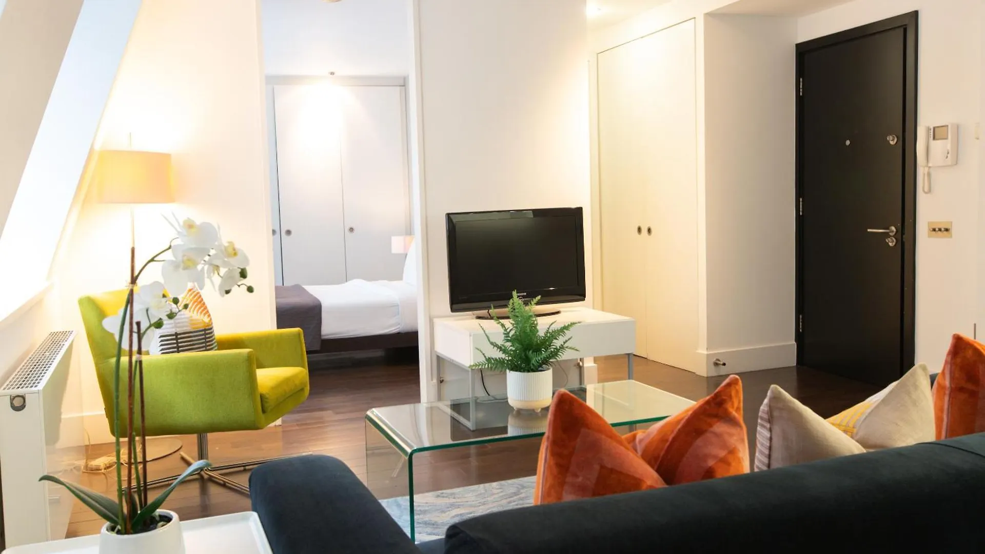Stunning Serviced Apartments, Steps From Monument Station London 0*,  United Kingdom