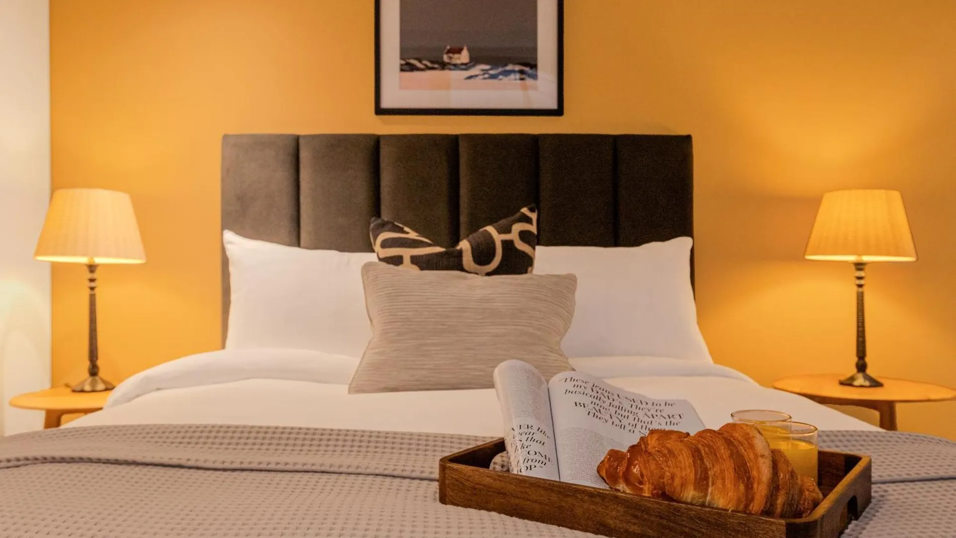 Stunning Serviced Apartments, Steps From Monument Station London 0*,