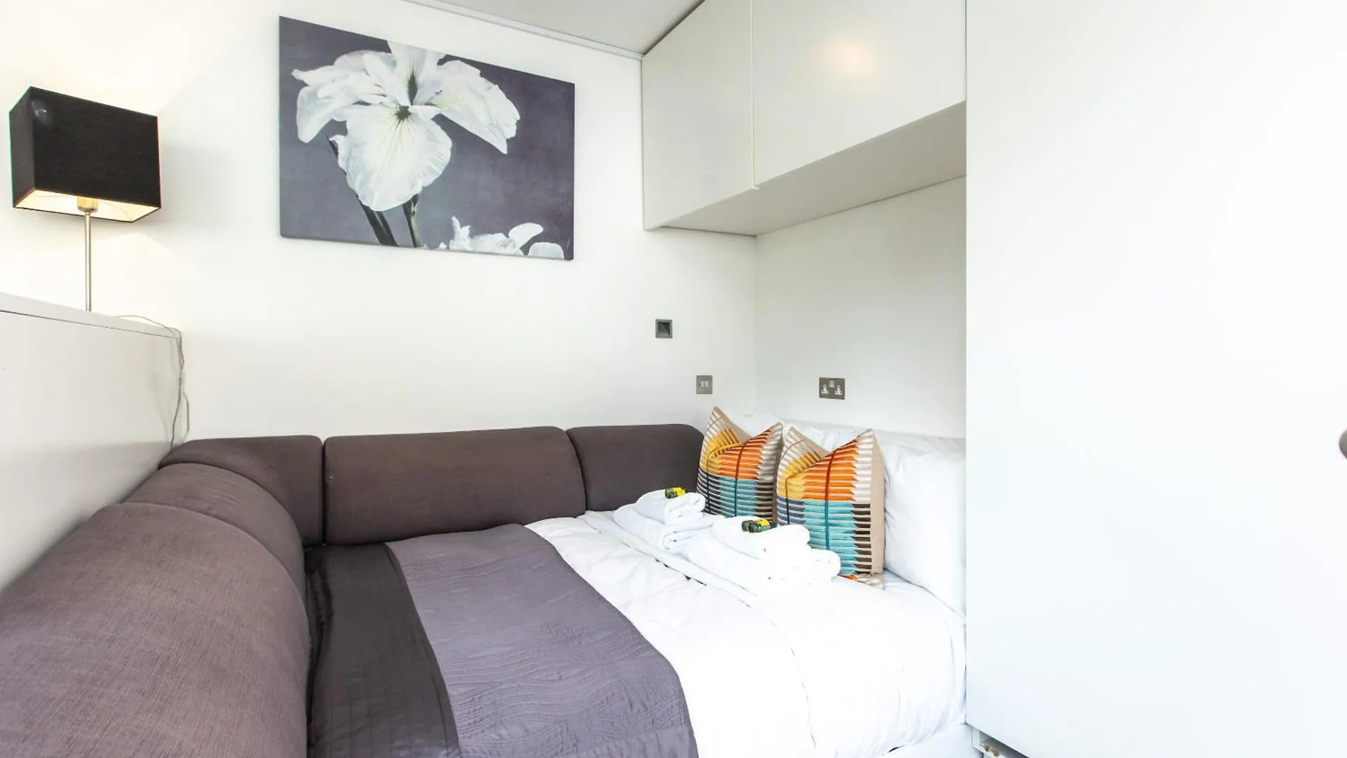 לונדון Stunning Serviced Apartments, Steps From Monument Station