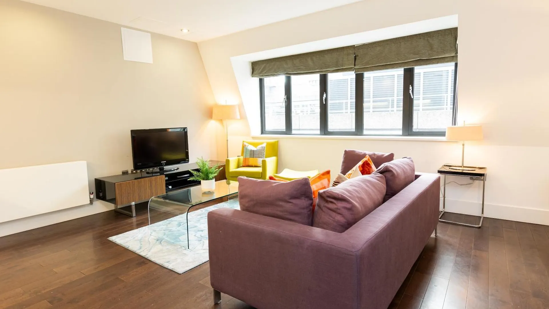 דירה לונדון Stunning Serviced Apartments, Steps From Monument Station בריטניה