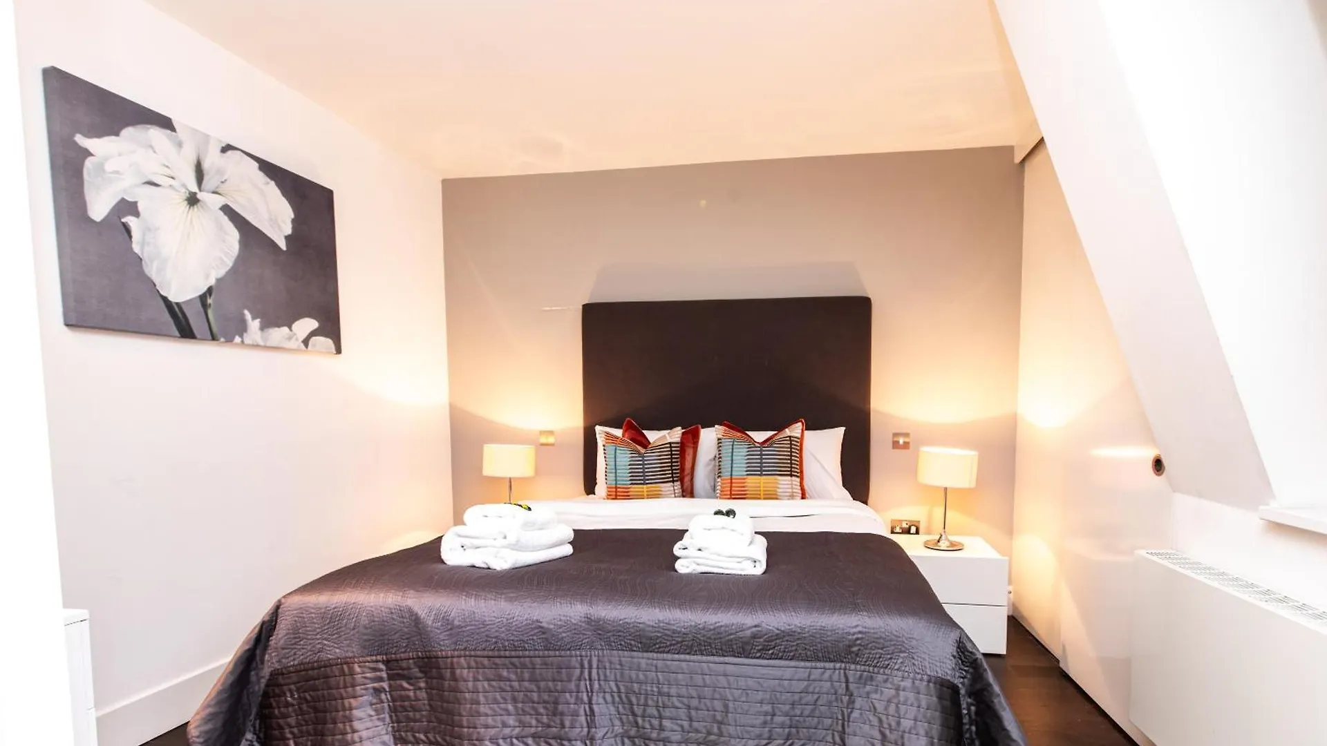 לונדון Stunning Serviced Apartments, Steps From Monument Station