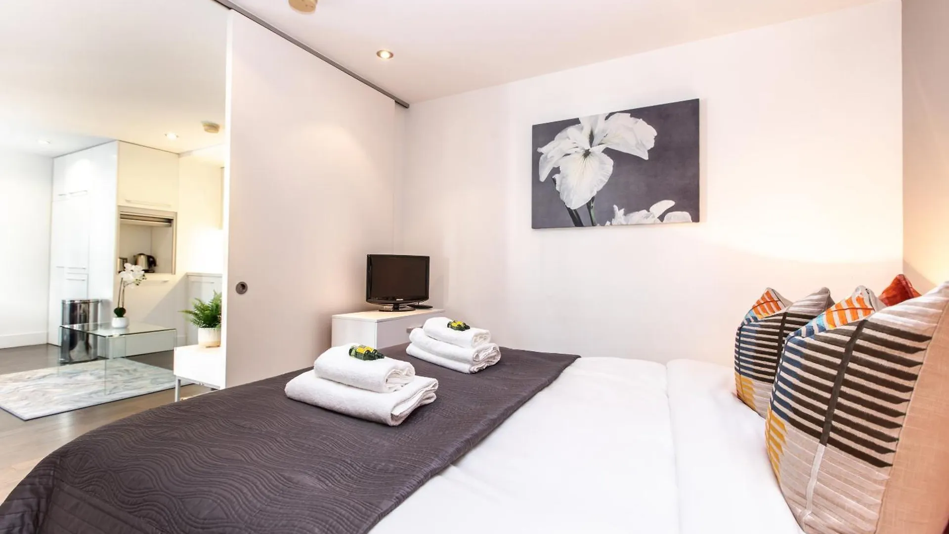 דירה לונדון Stunning Serviced Apartments, Steps From Monument Station
