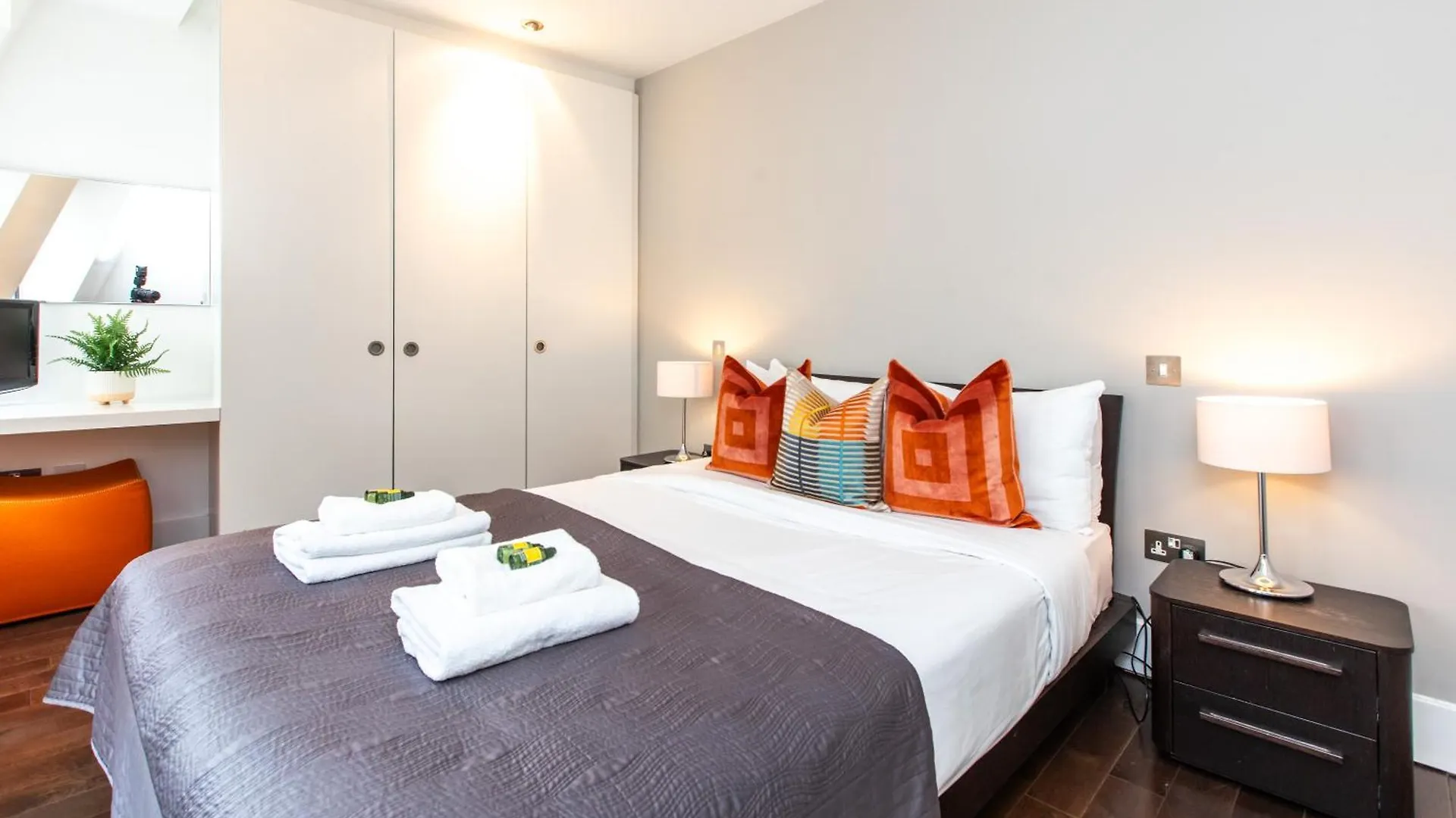 דירה לונדון Stunning Serviced Apartments, Steps From Monument Station