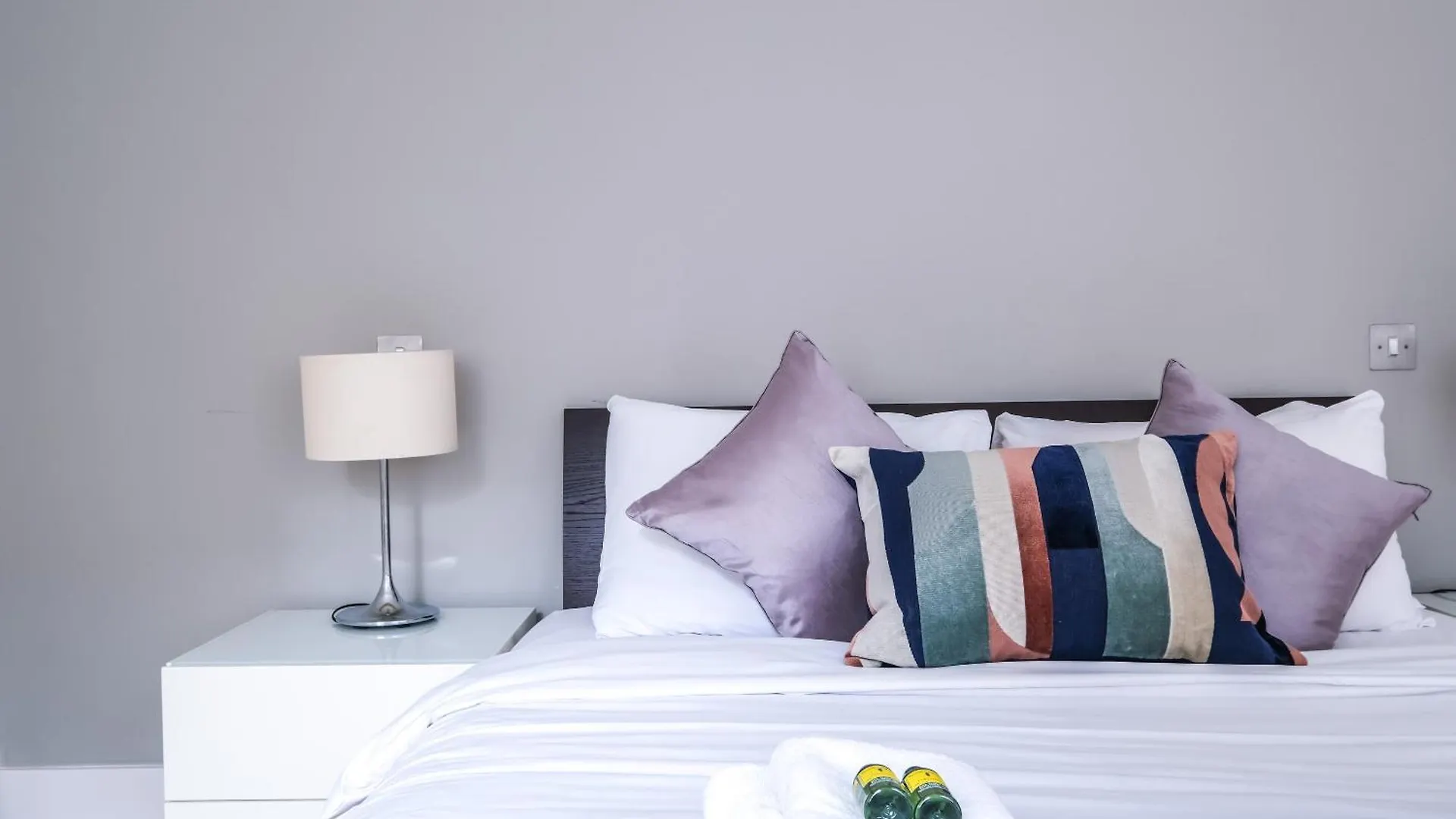 לונדון Stunning Serviced Apartments, Steps From Monument Station 0*,