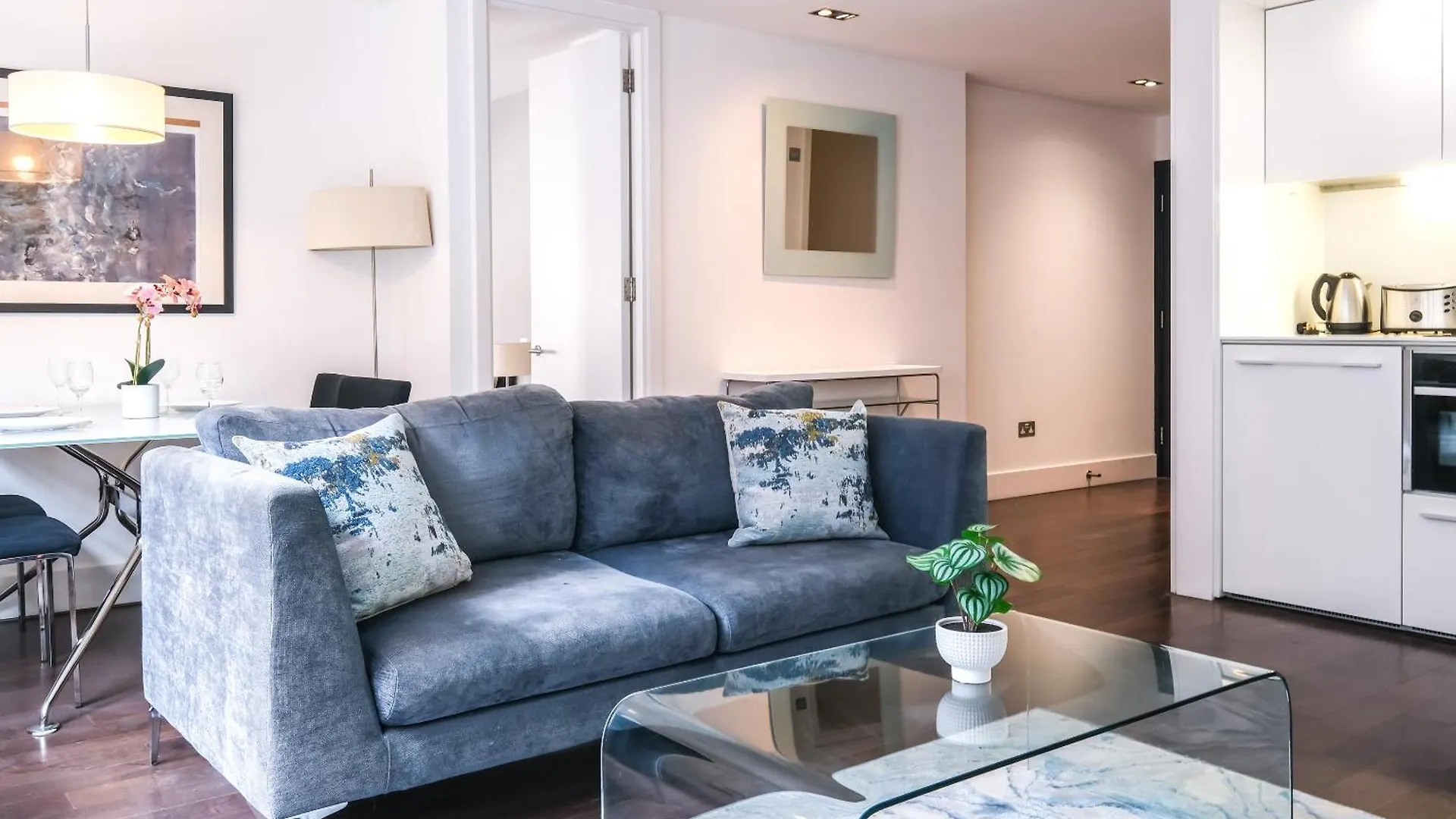 לונדון Stunning Serviced Apartments, Steps From Monument Station בריטניה
