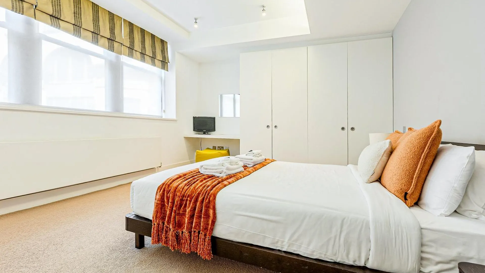 דירה לונדון Stunning Serviced Apartments, Steps From Monument Station