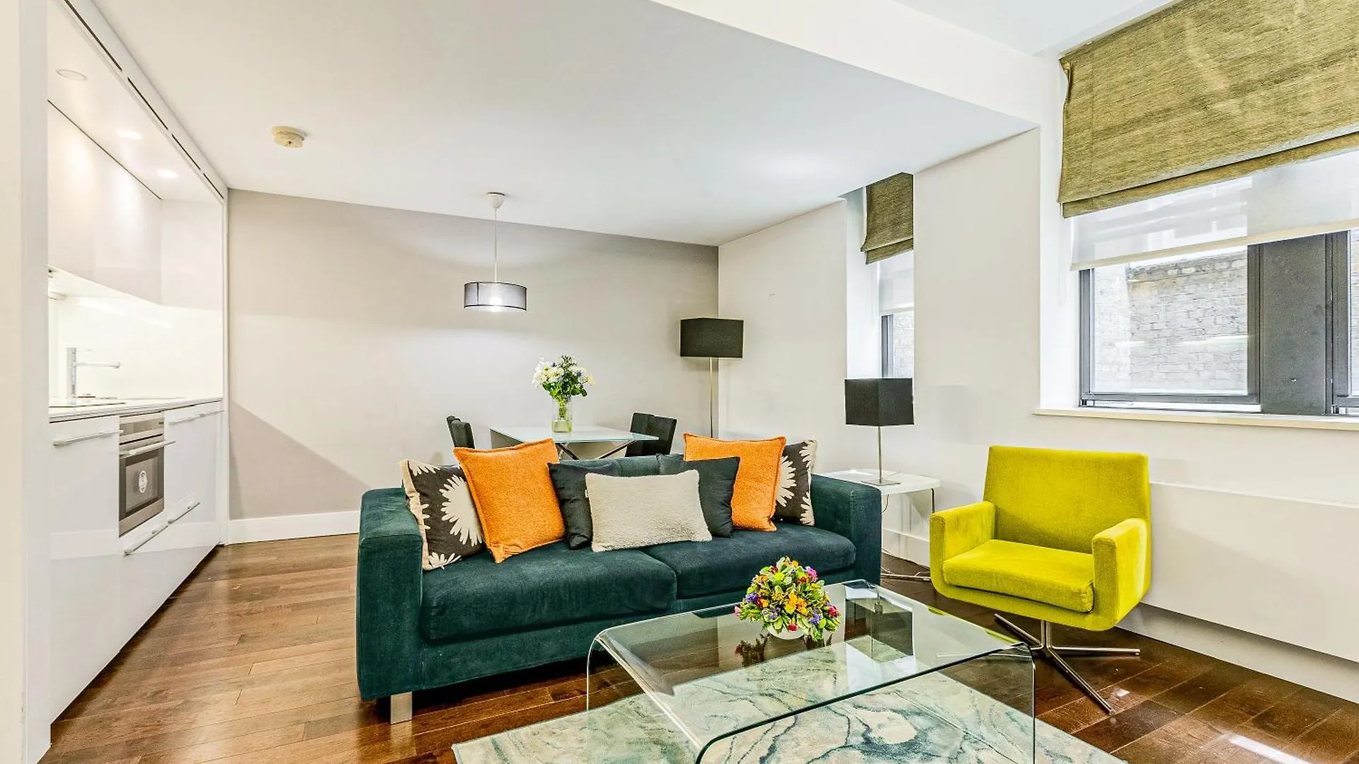 לונדון Stunning Serviced Apartments, Steps From Monument Station דירה