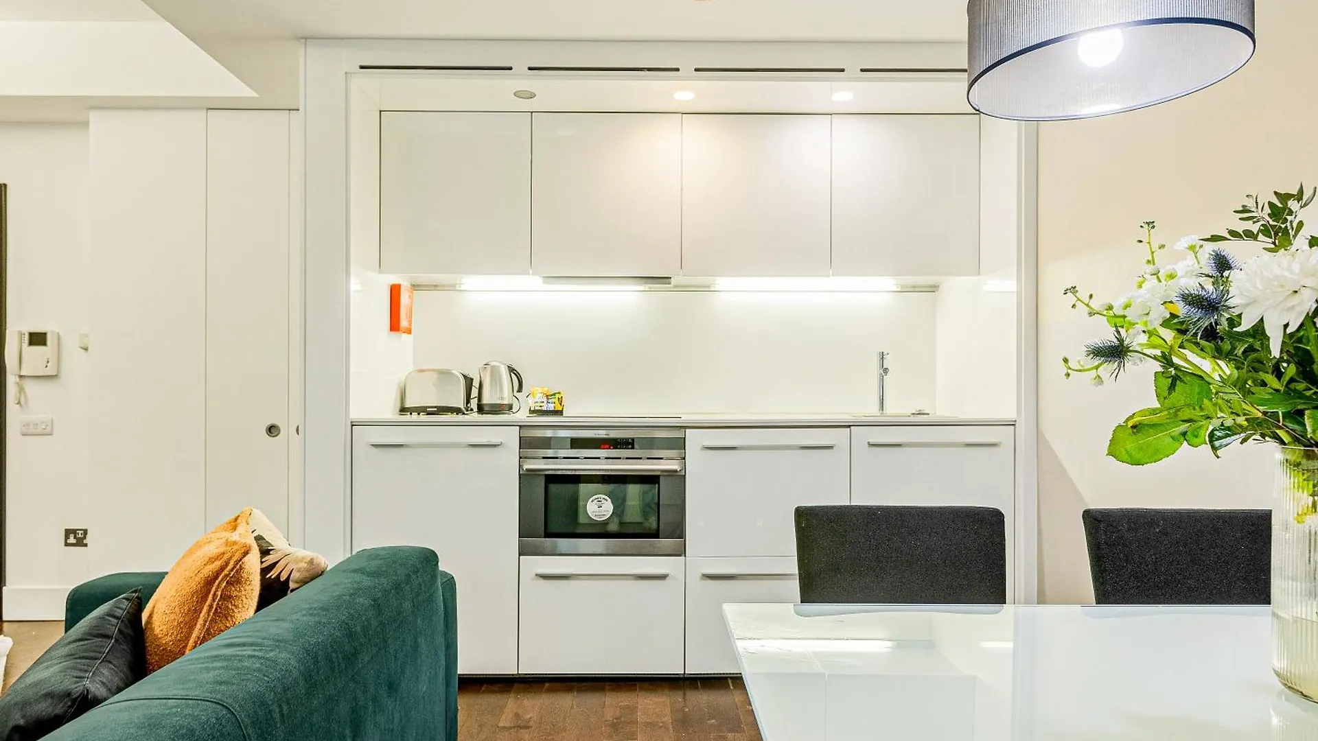 דירה לונדון Stunning Serviced Apartments, Steps From Monument Station
