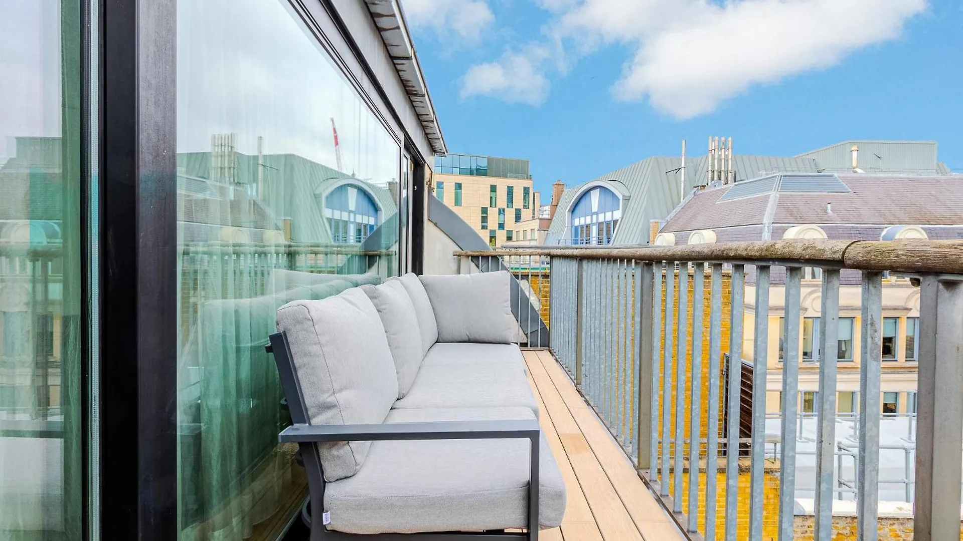 לונדון Stunning Serviced Apartments, Steps From Monument Station בריטניה